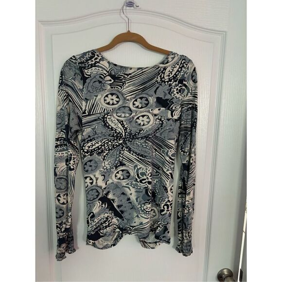 Karen Kane long Sleeve top - Picture 2 of 3